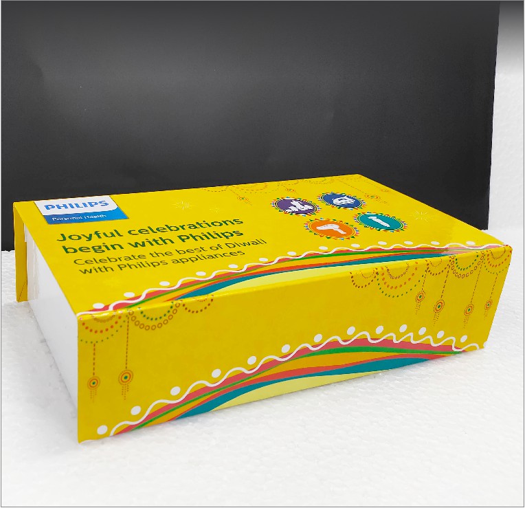 Rigid packaging box 